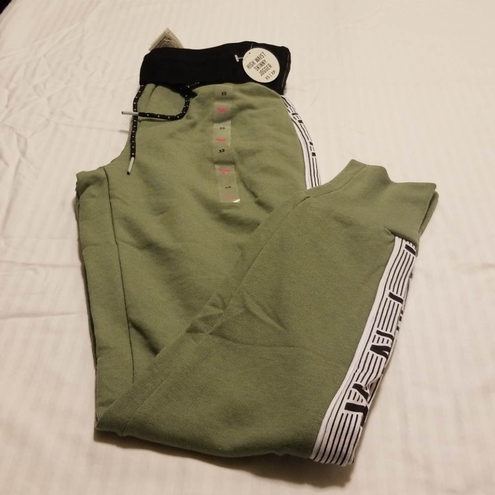 Olive green and black joggers - Picture 1 of 2